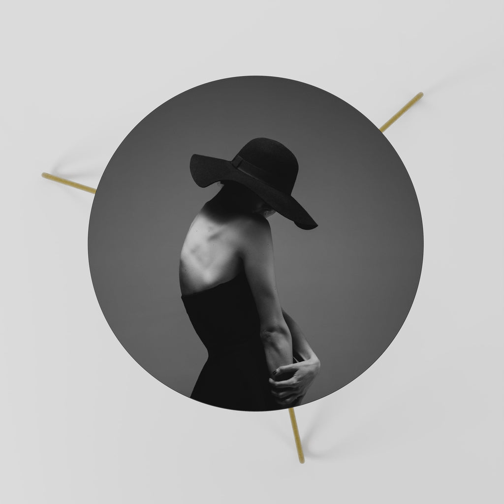 SILHOUETTE OF MYSTERY Couchtisch 60