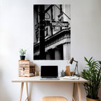 BROADWAY SIGN Selbstklebendes Poster - Hochformat