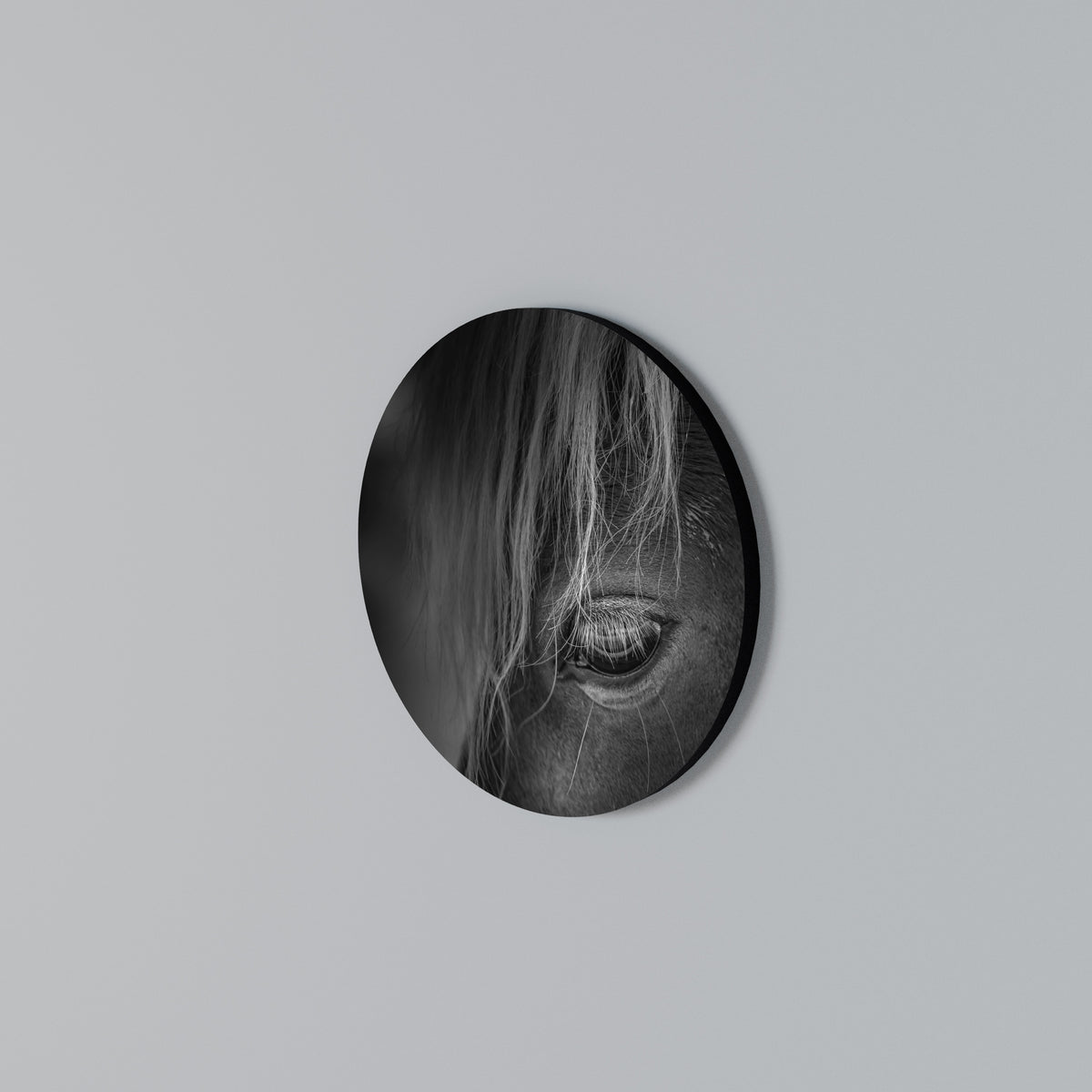 SILENT STRENGTH Rundes Wandbild