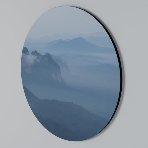 MISTY MOUNTAIN WHISPER Rundes Wandbild