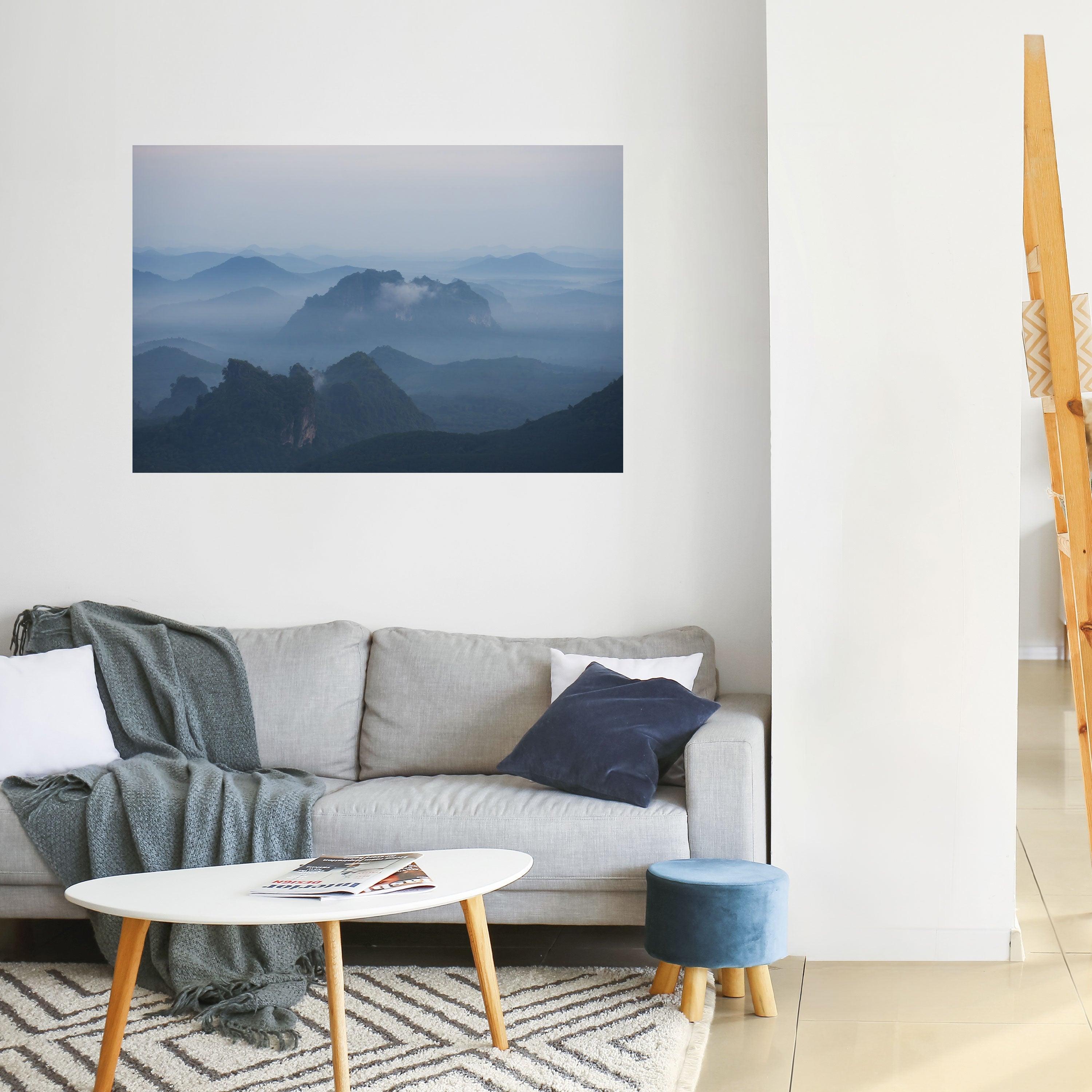 MISTY MOUNTAIN WHISPER Horizontales Poster zum Abziehen und Aufkleben