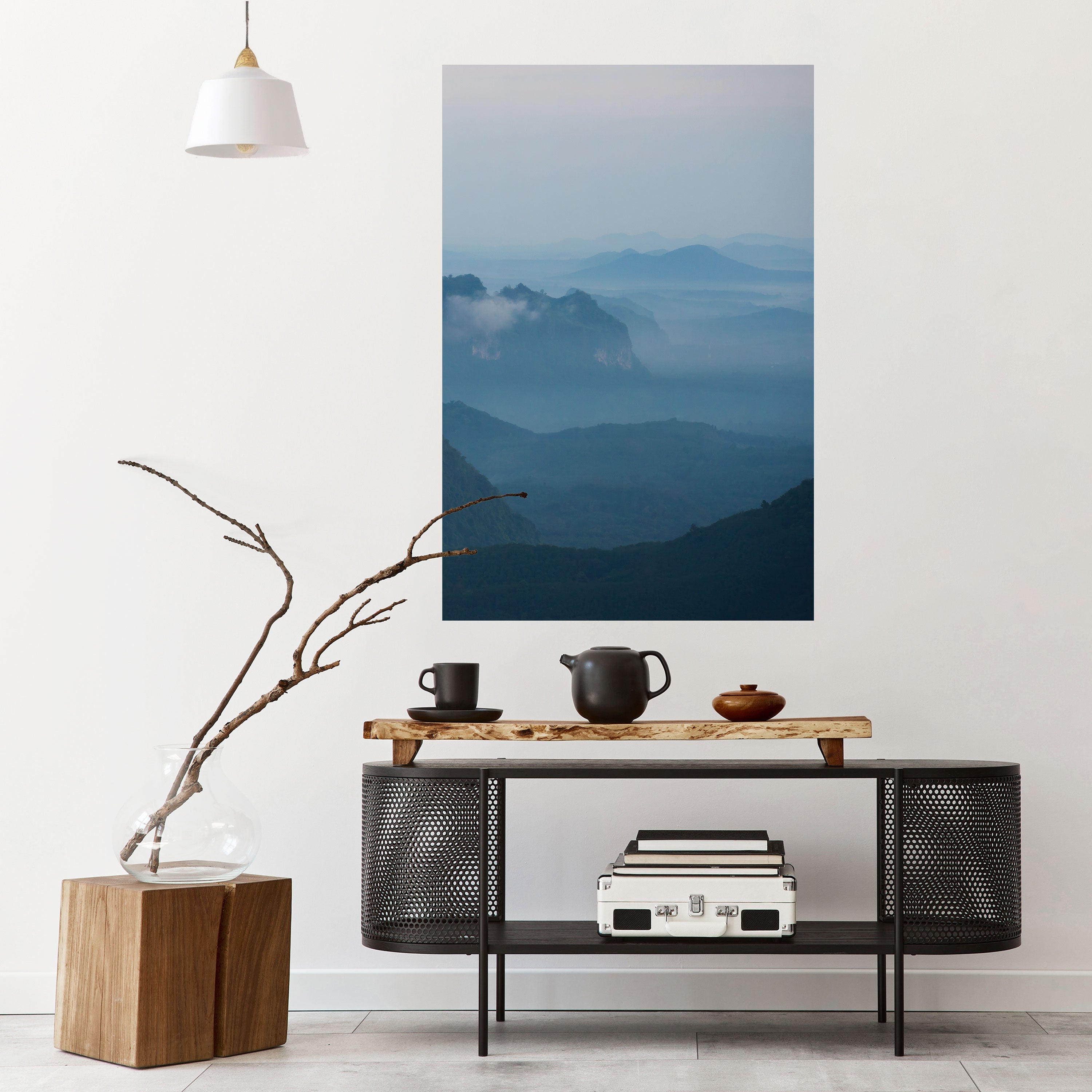 MISTY MOUNTAIN WHISPER Vertikales Poster zum Abziehen und Aufkleben