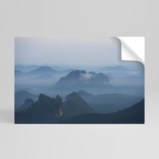 MISTY MOUNTAIN WHISPER Selbstklebendes Horizontal-Poster