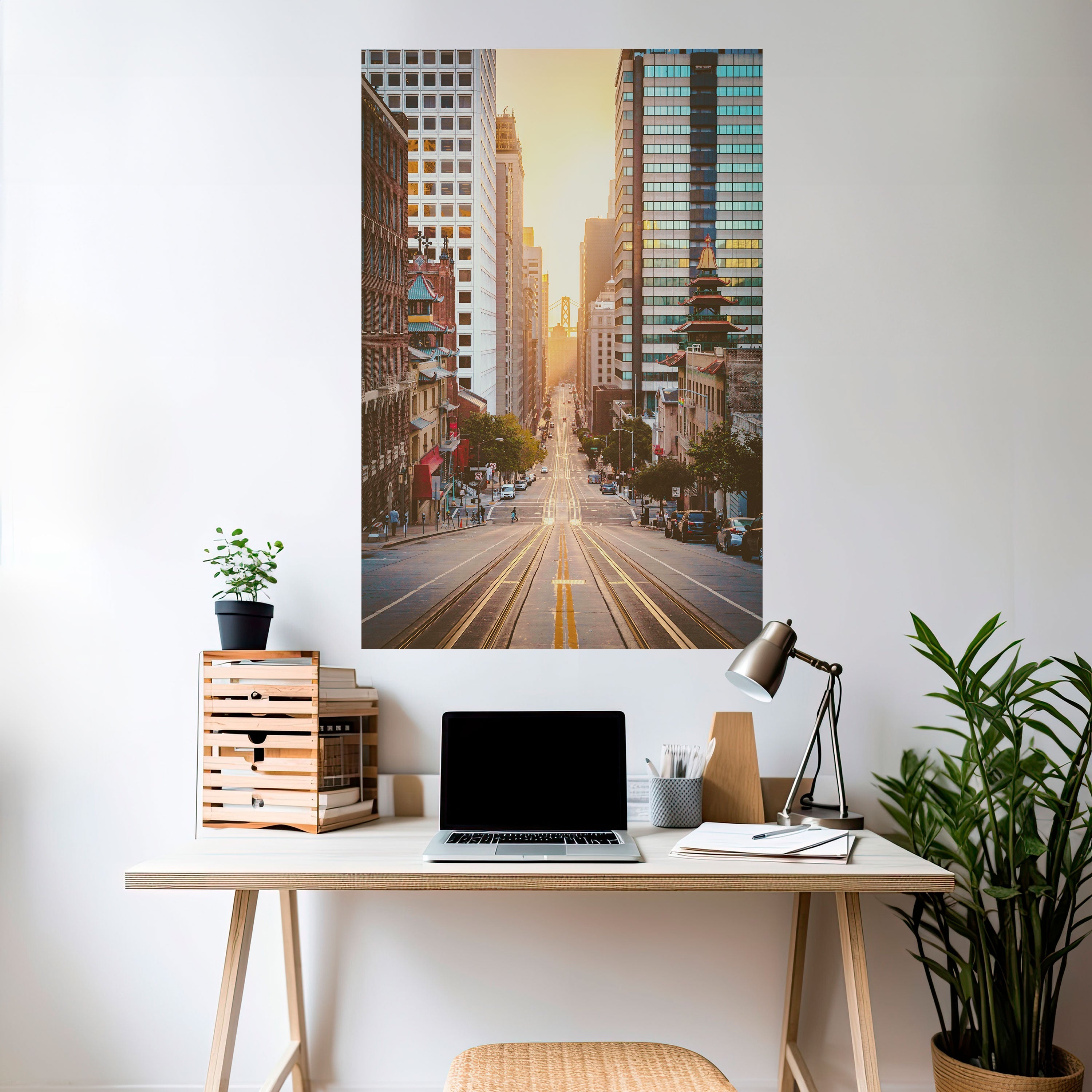 SUNSET CITYSCAPE SYMPHONY Vertikales Poster zum Abziehen und Aufkleben