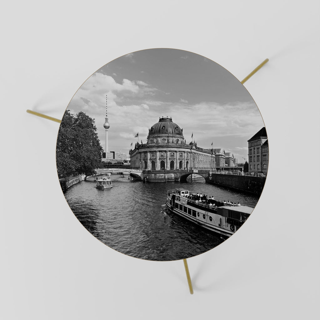 GHOSTS OF HISTORY Couchtisch 60