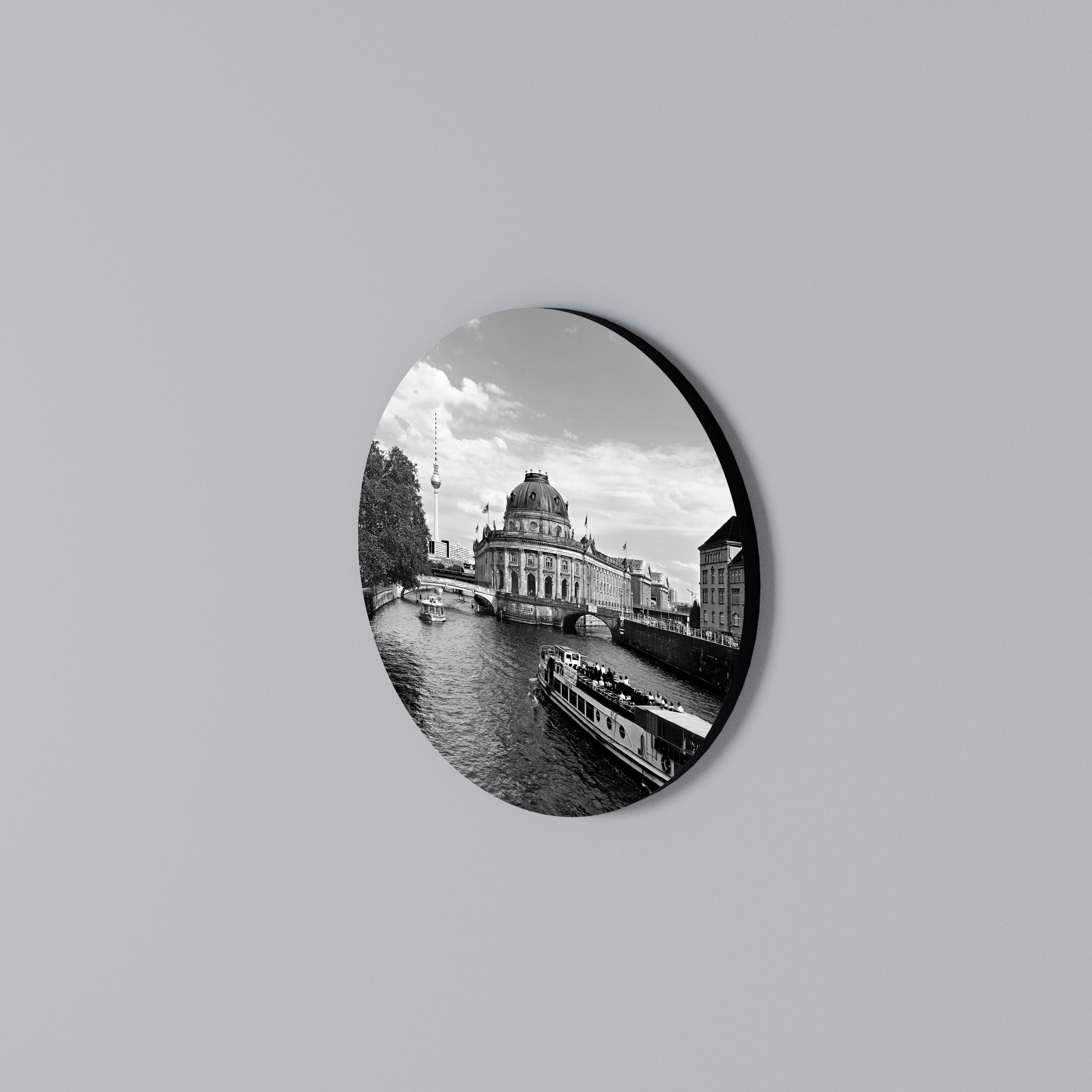 GHOSTS OF HISTORY Round Wall Art