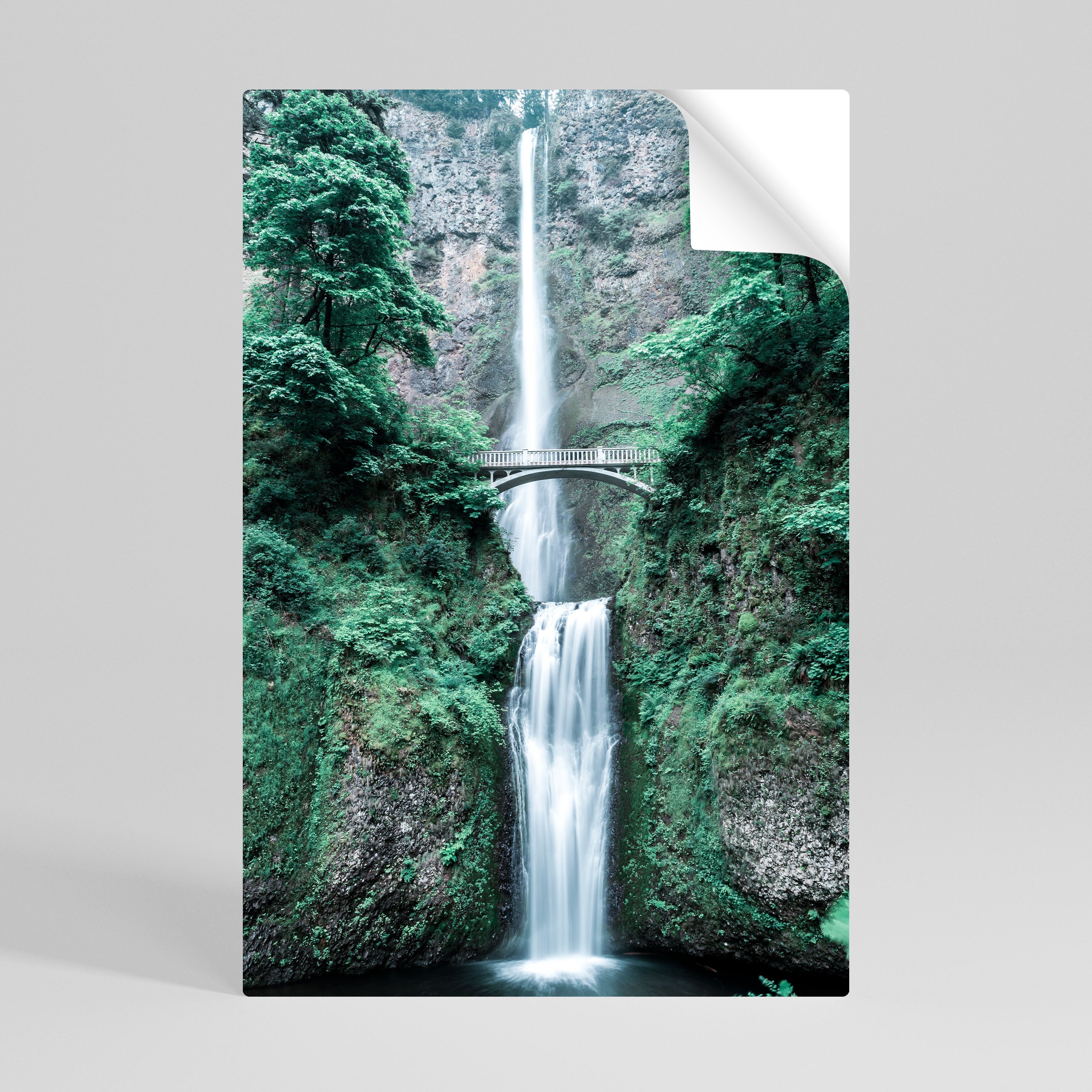 MYSTICAL WATERSCAPE BRIDGE Vertikales Poster zum Abziehen und Aufkleben
