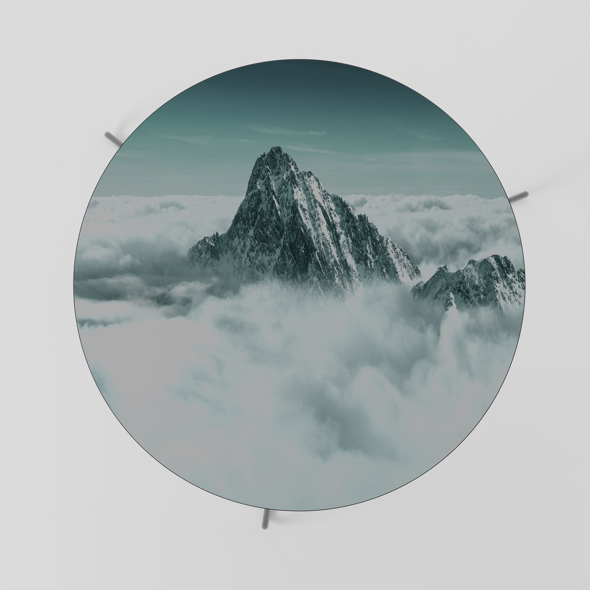 CLOUD-KISSED PEAK Couchtisch