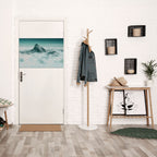 CLOUD-KISSED PEAK Selbstklebendes Horizontal-Poster