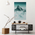 CLOUD-KISSED PEAK Selbstklebendes Poster - Hochformat