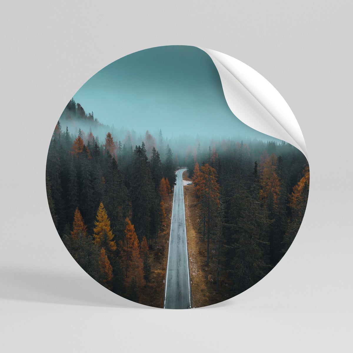 SERENE ROADWAY ESCAPE Runder Wandsticker zum Abziehen und Aufkleben