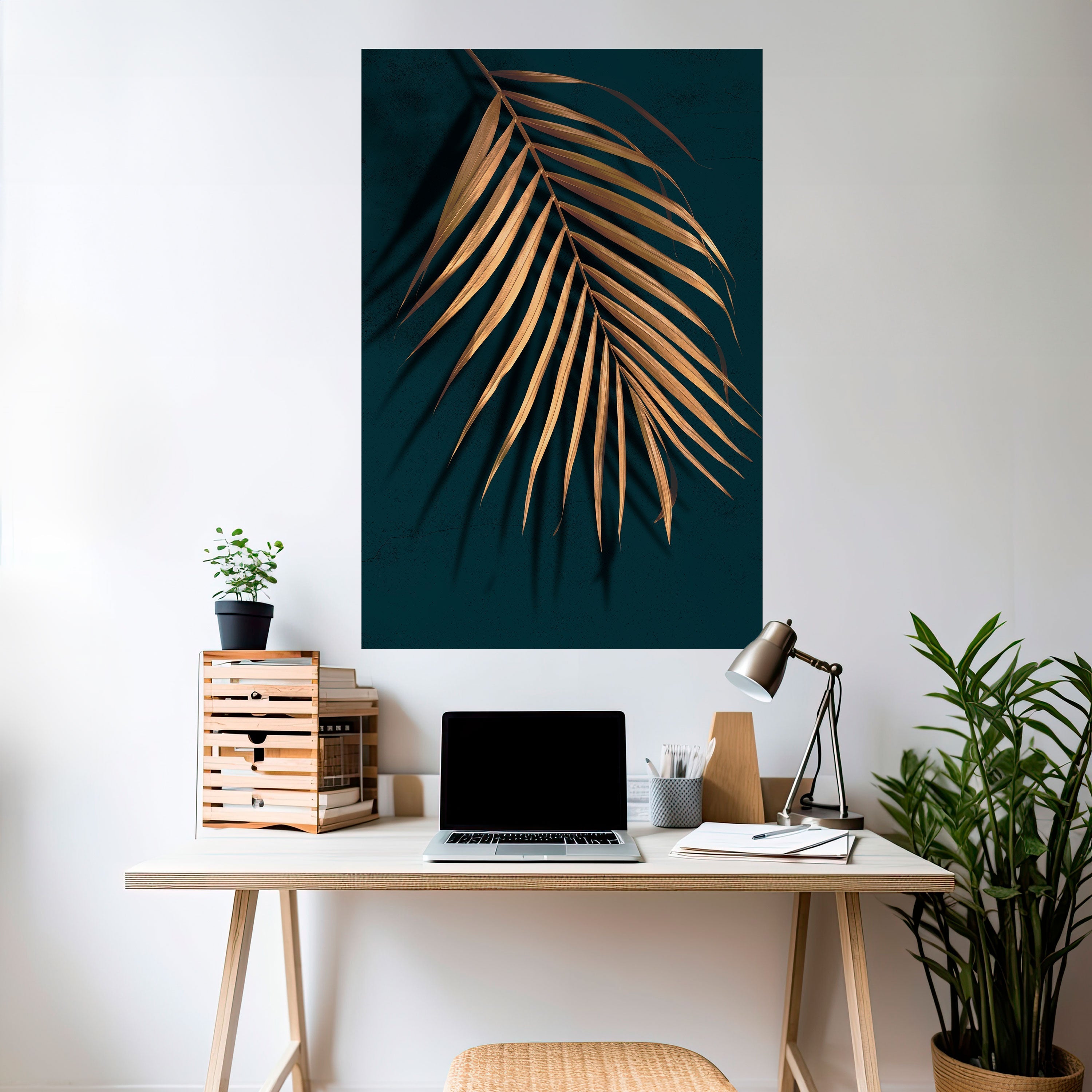 GOLDEN PALM WHISPERS Vertikales Poster zum Abziehen und Aufkleben