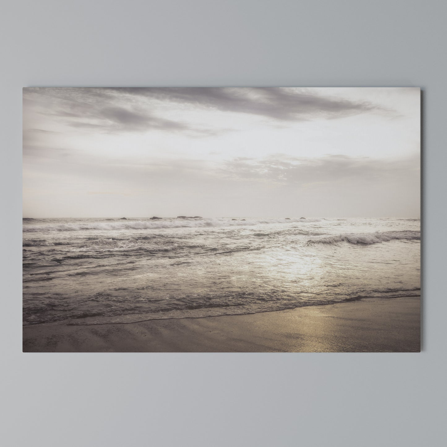 WHISPERS OF THE OCEAN Horizontal Canvas Print