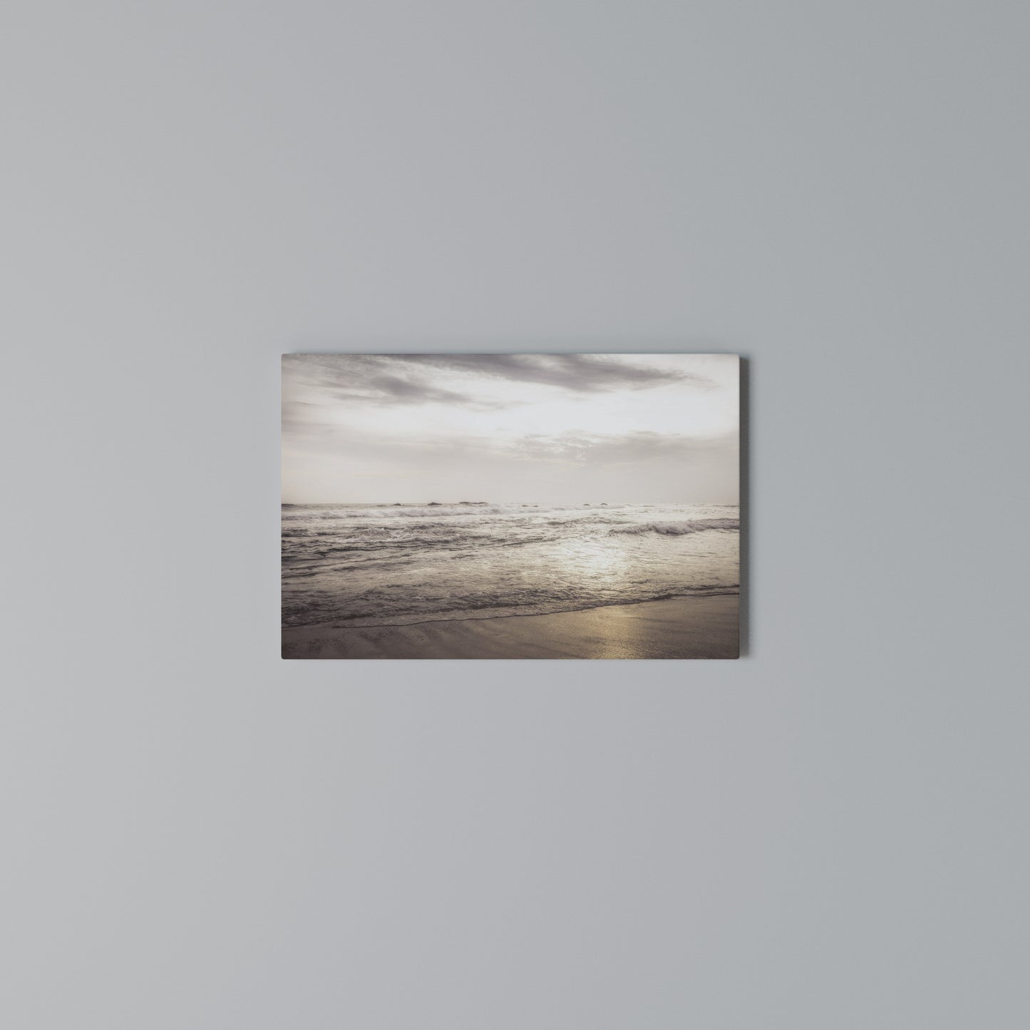 WHISPERS OF THE OCEAN Horizontal Canvas Print