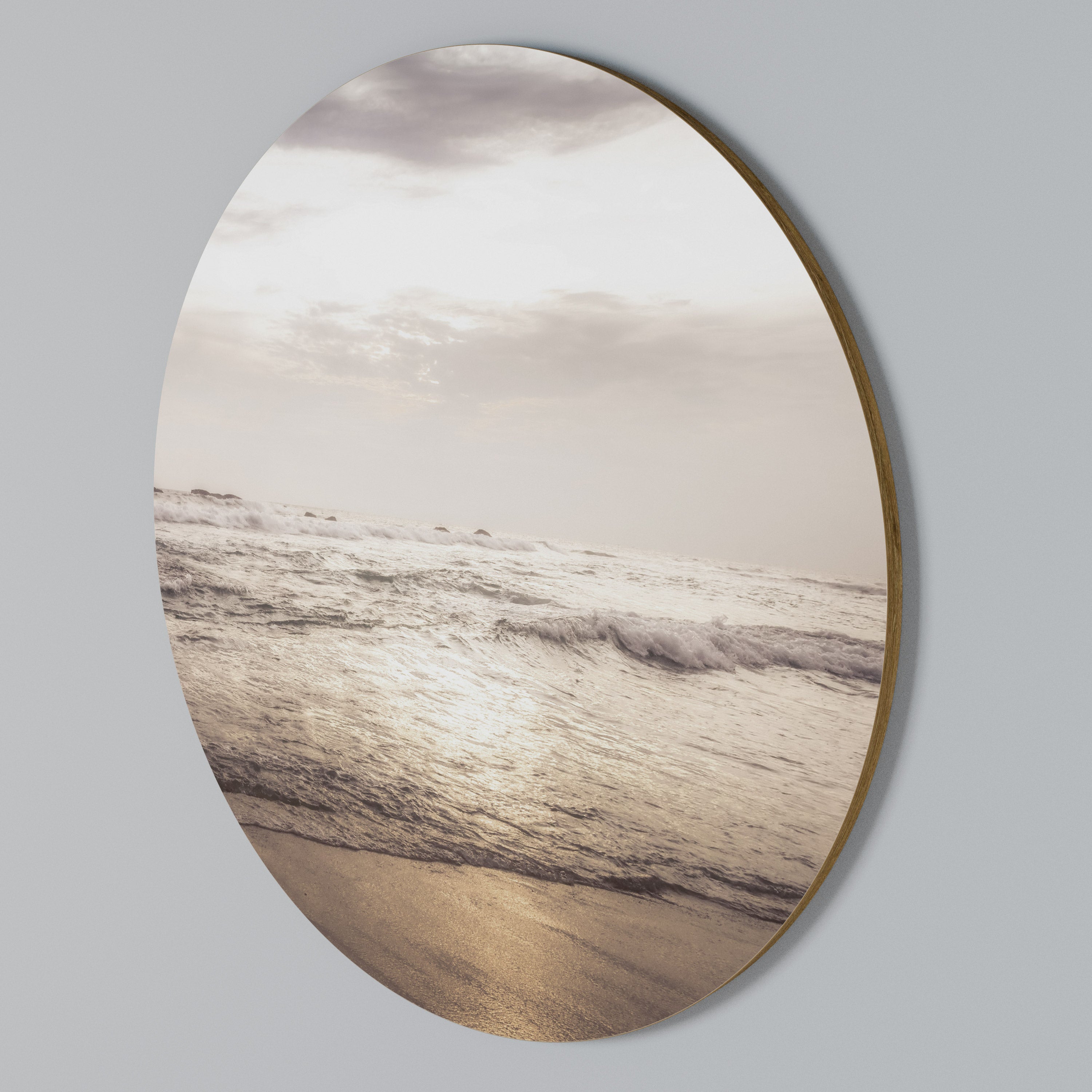 WHISPERS OF THE OCEAN Round Wall Art