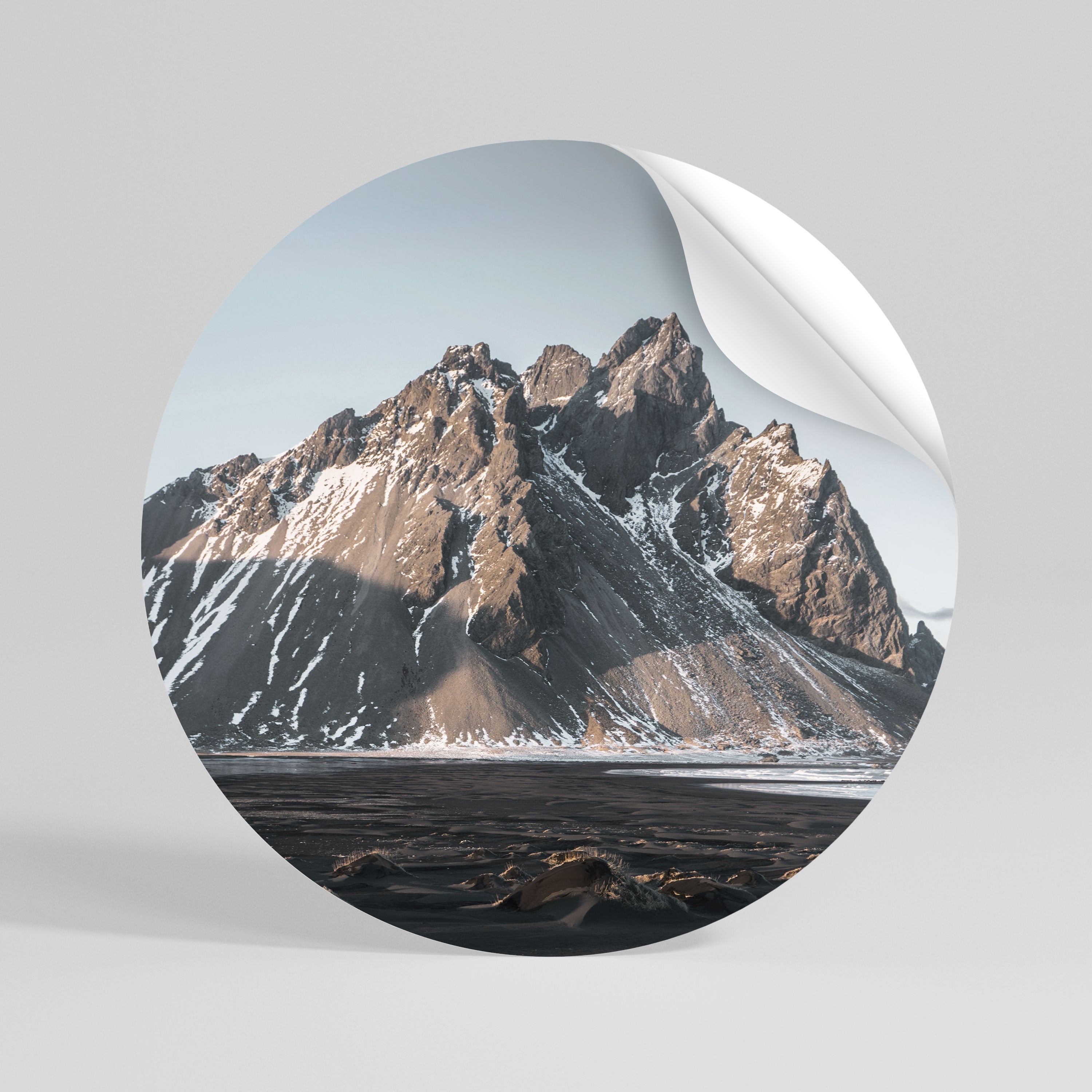 ECHOES OF TIMELESS HEIGHTS Runder Wandsticker zum Abziehen und Aufkleben