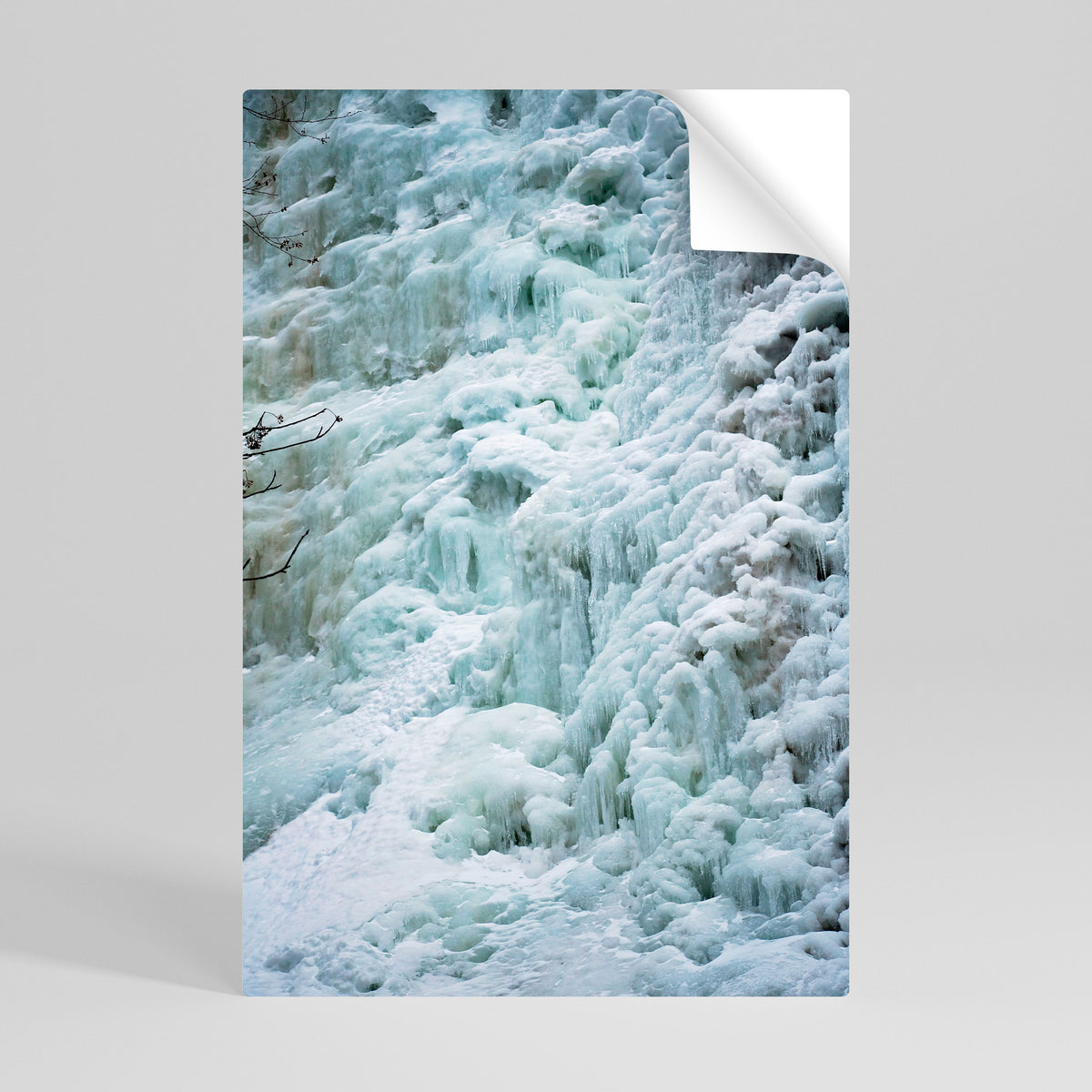 FROSTED WHISPERS Selbstklebendes Poster - Hochformat
