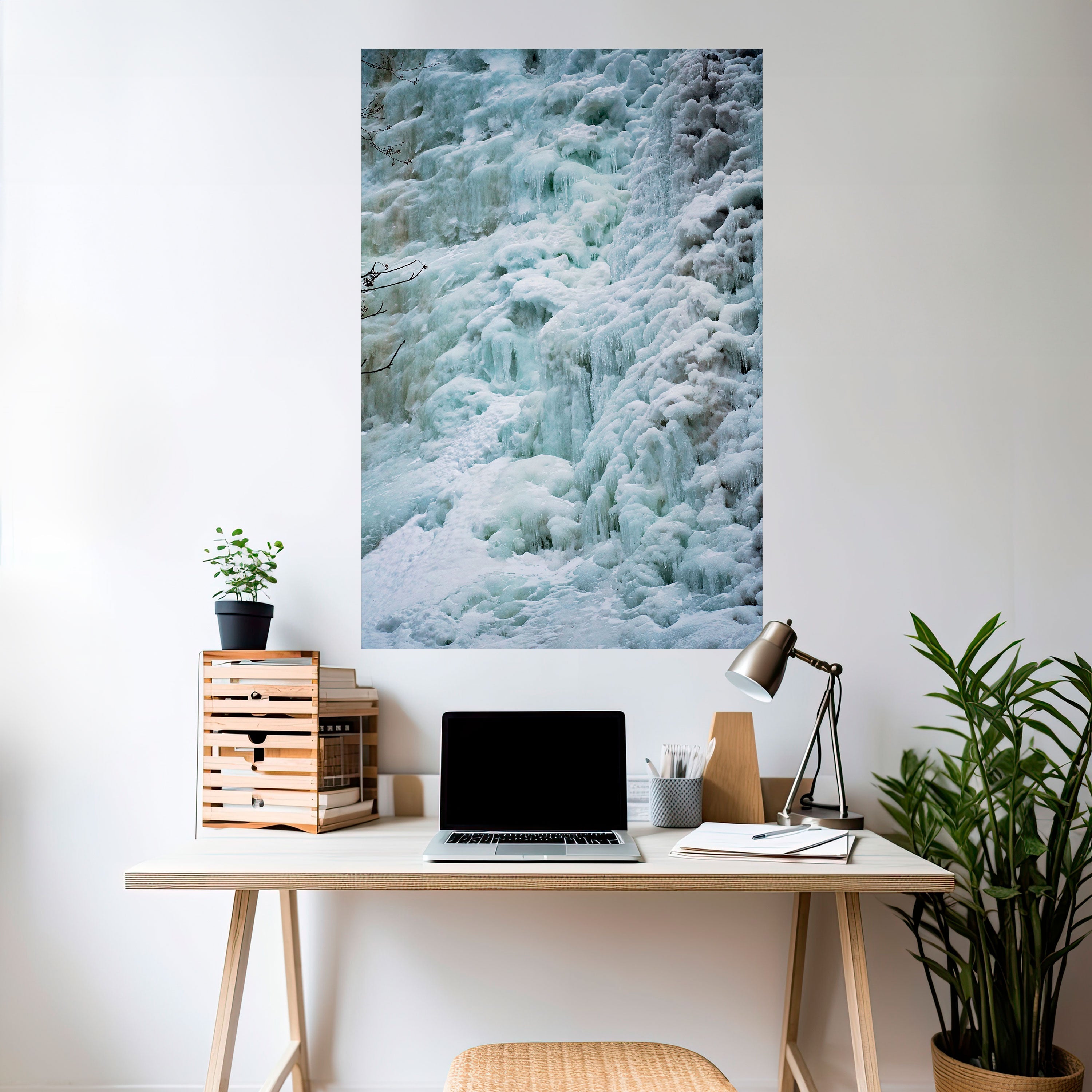 FROSTED WHISPERS Vertikales Poster zum Abziehen und Aufkleben