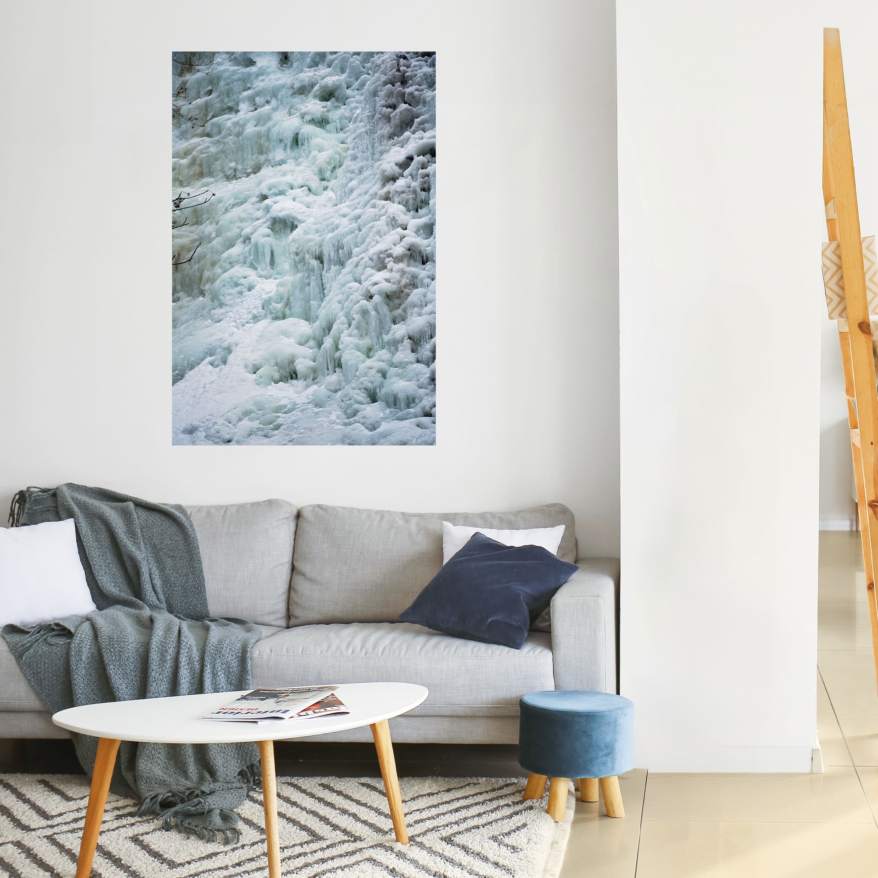 FROSTED WHISPERS Vertikales Poster zum Abziehen und Aufkleben