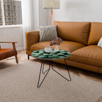 TEXTURED GREEN TIDBITS Couchtisch Ø 69 cm