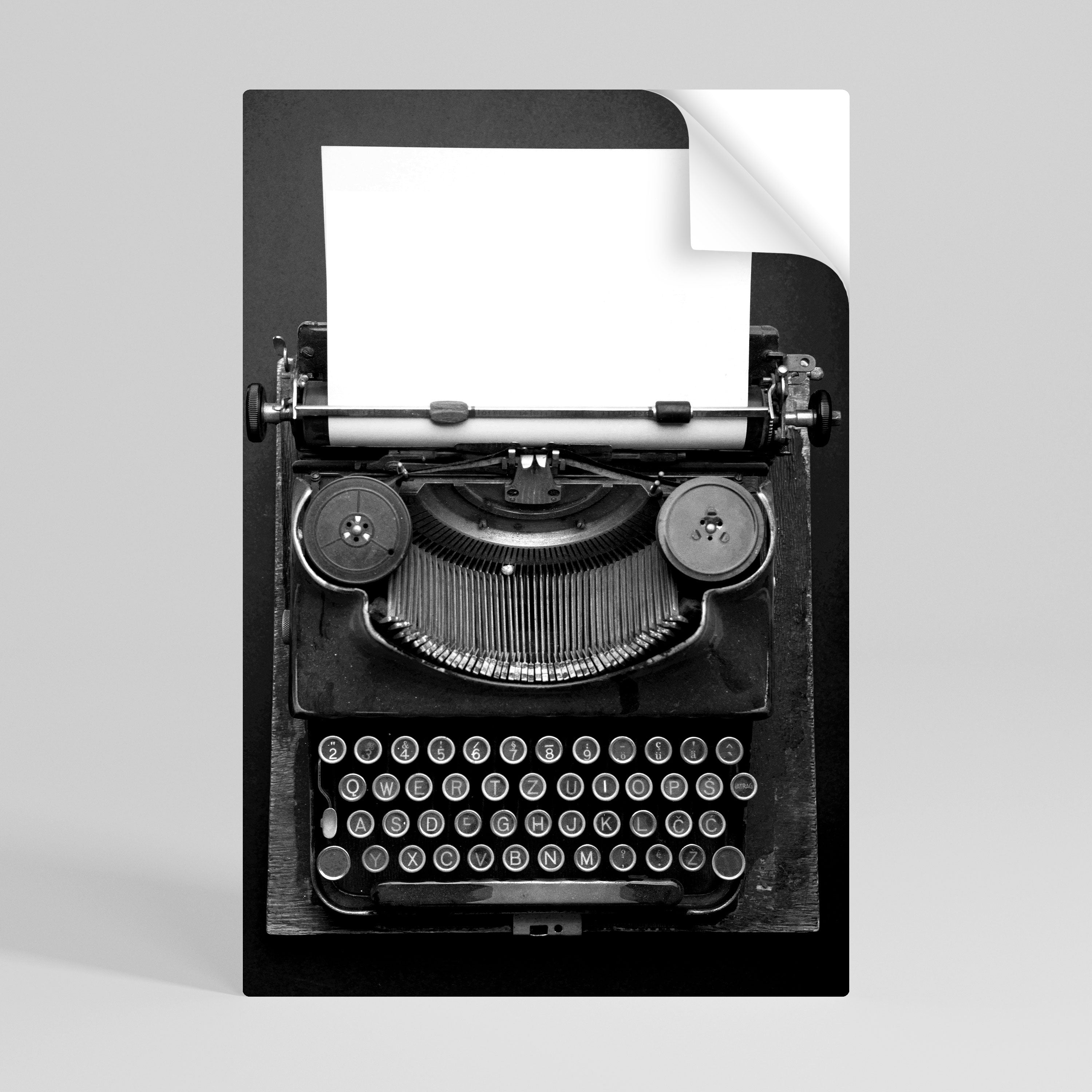 TYPEWRITER SYMPHONY Vertikales Poster zum Abziehen und Aufkleben