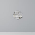 FADE IN THE TREES Rundes Kunstregal in Schwarz