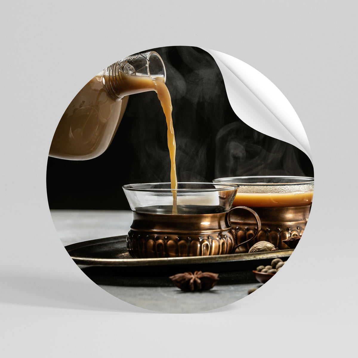 STEAMING SIPS OF SERENITY Runder Wandsticker zum Abziehen und Aufkleben