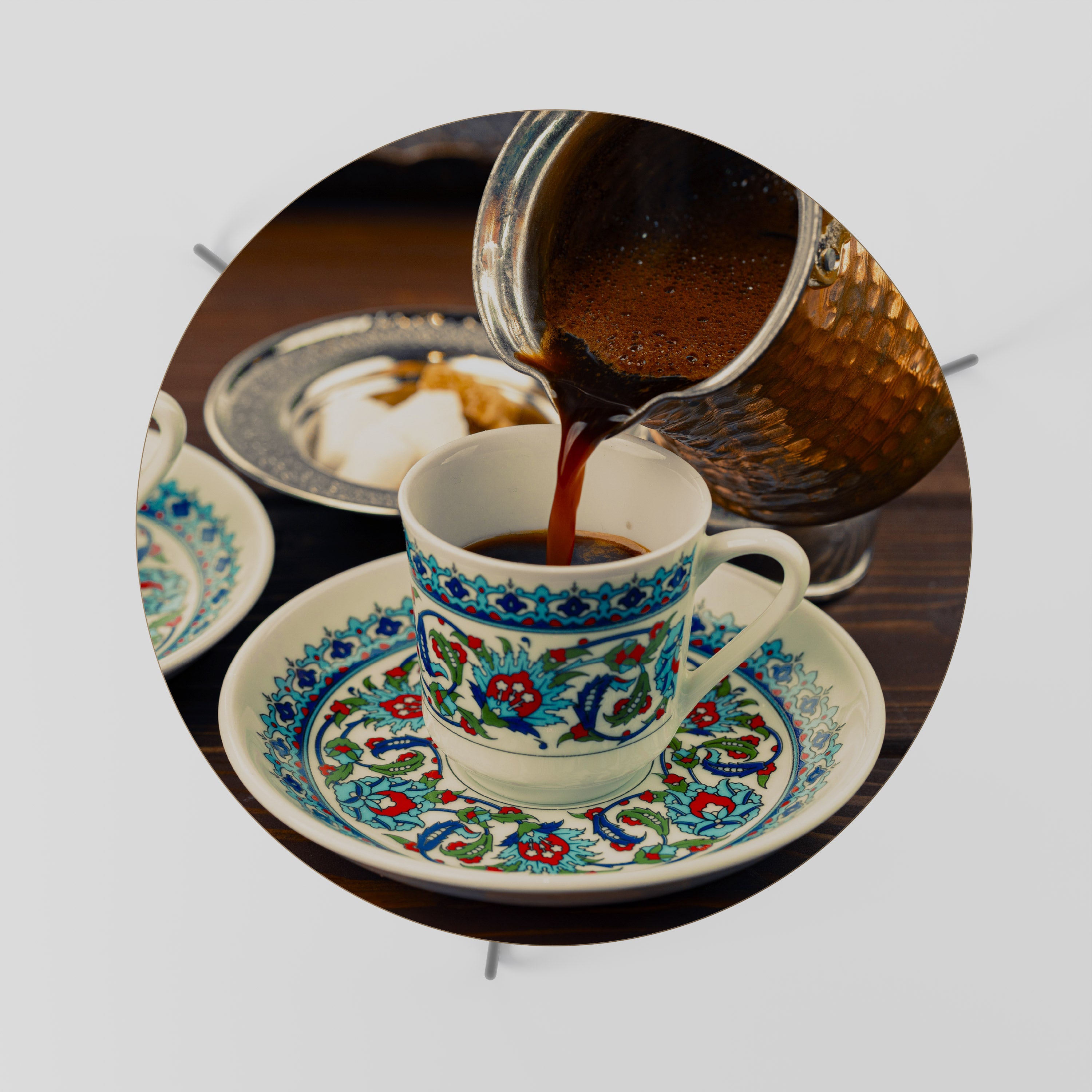 TRADITION IN A CUP Couchtisch 69