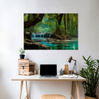 TRANQUIL WATERFALL ESCAPE Selbstklebendes Horizontal-Poster