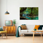 TRANQUIL WATERFALL ESCAPE Selbstklebendes Horizontal-Poster