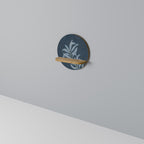 SHADOW BRANCH Rundes Kunstregal in Eiche-Optik