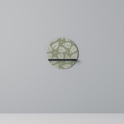 LEAVES ON GREEN Dekoratives Wandregal