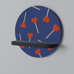 SWEET LOVE Rundes Kunstregal in Schwarz