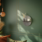 CONCRETE WALL Ovales Kunstregal in Schwarz