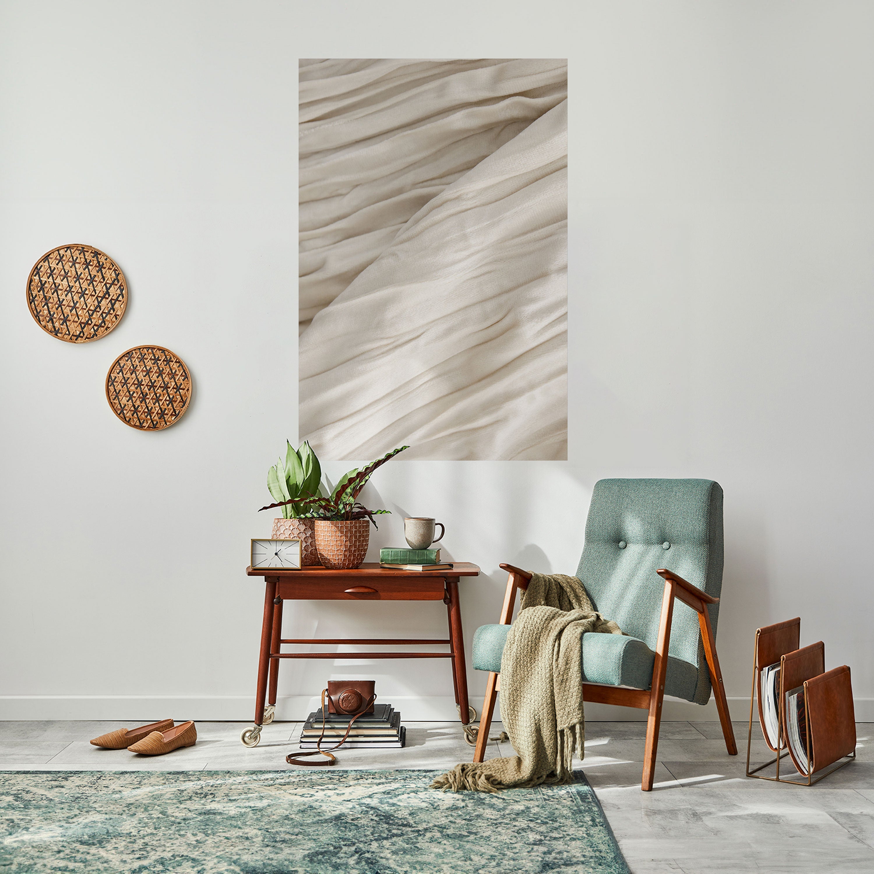 SERENE FOLDS Vertikales Poster zum Abziehen und Aufkleben