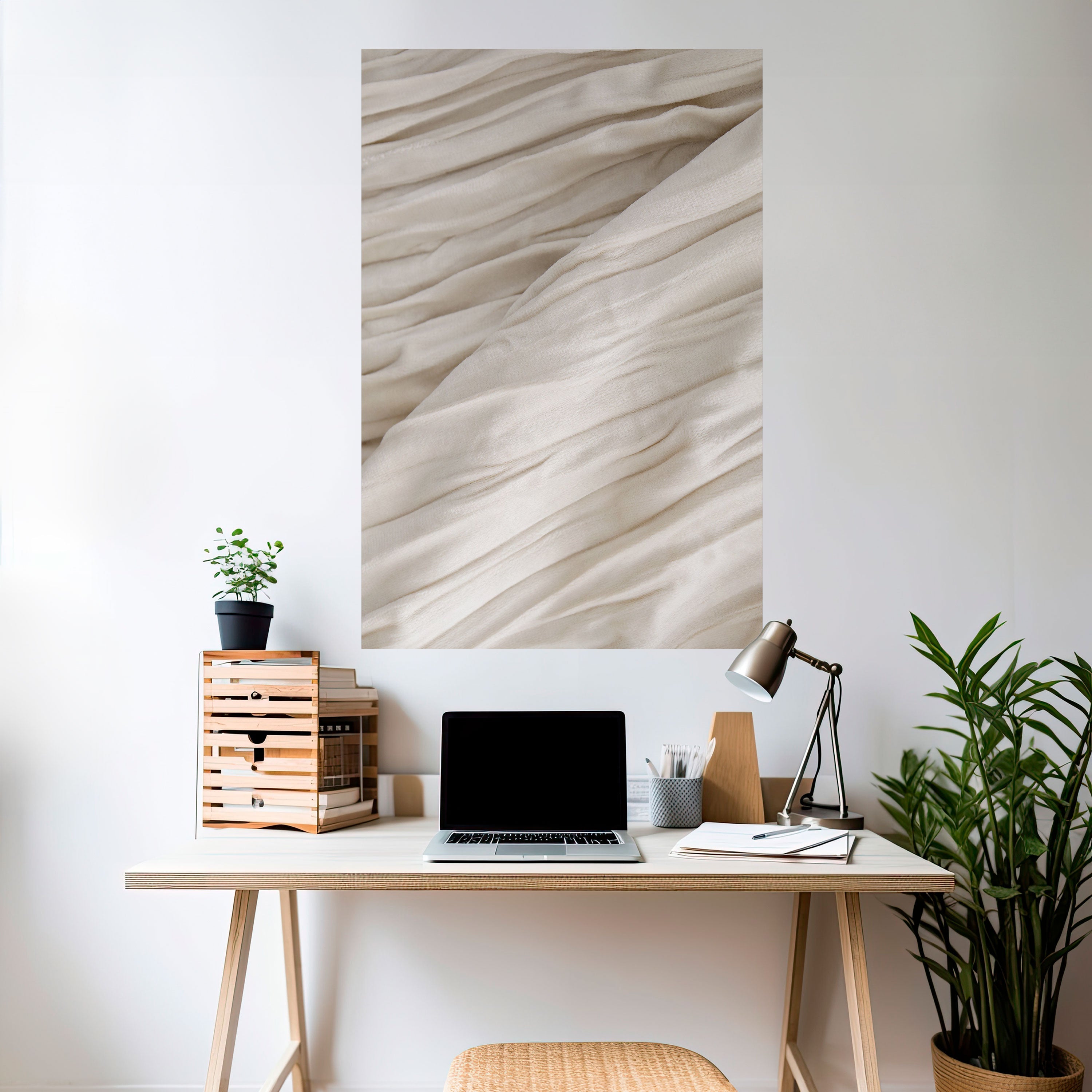 SERENE FOLDS Vertikales Poster zum Abziehen und Aufkleben