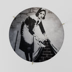 SWEEPING UNDER (BANKSY) Couchtisch Ø 69 cm