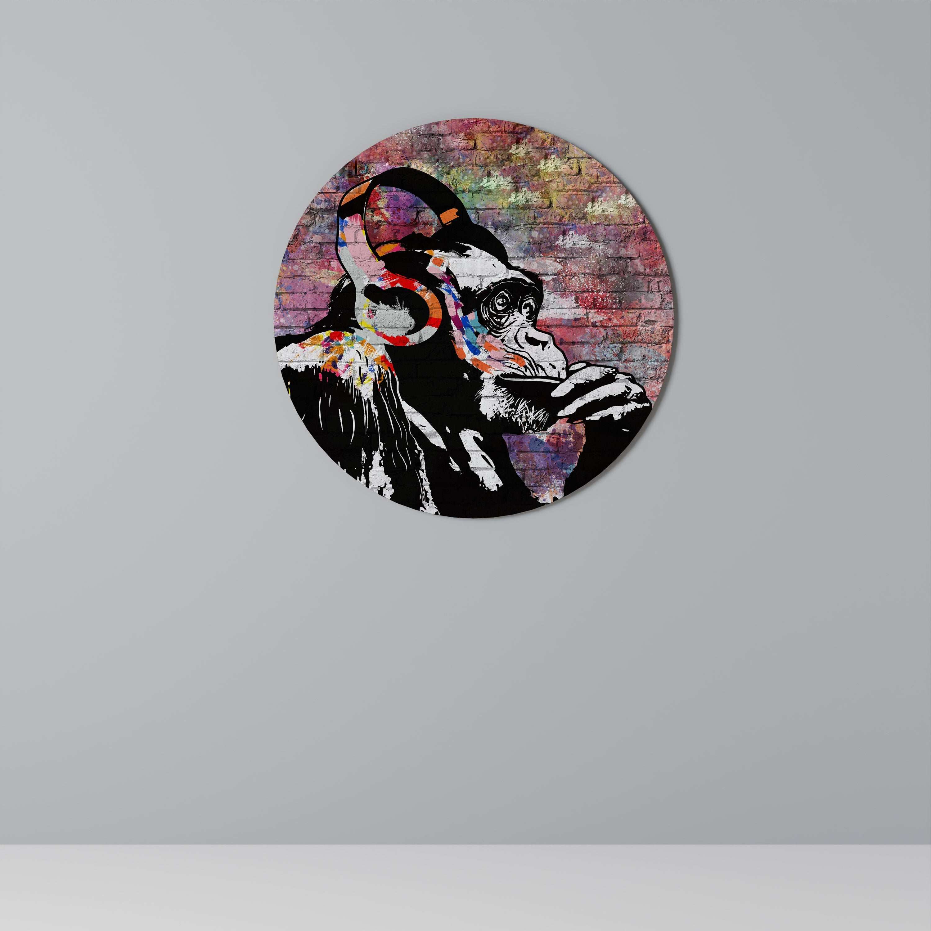 APISH LISTENER Round Wall Art