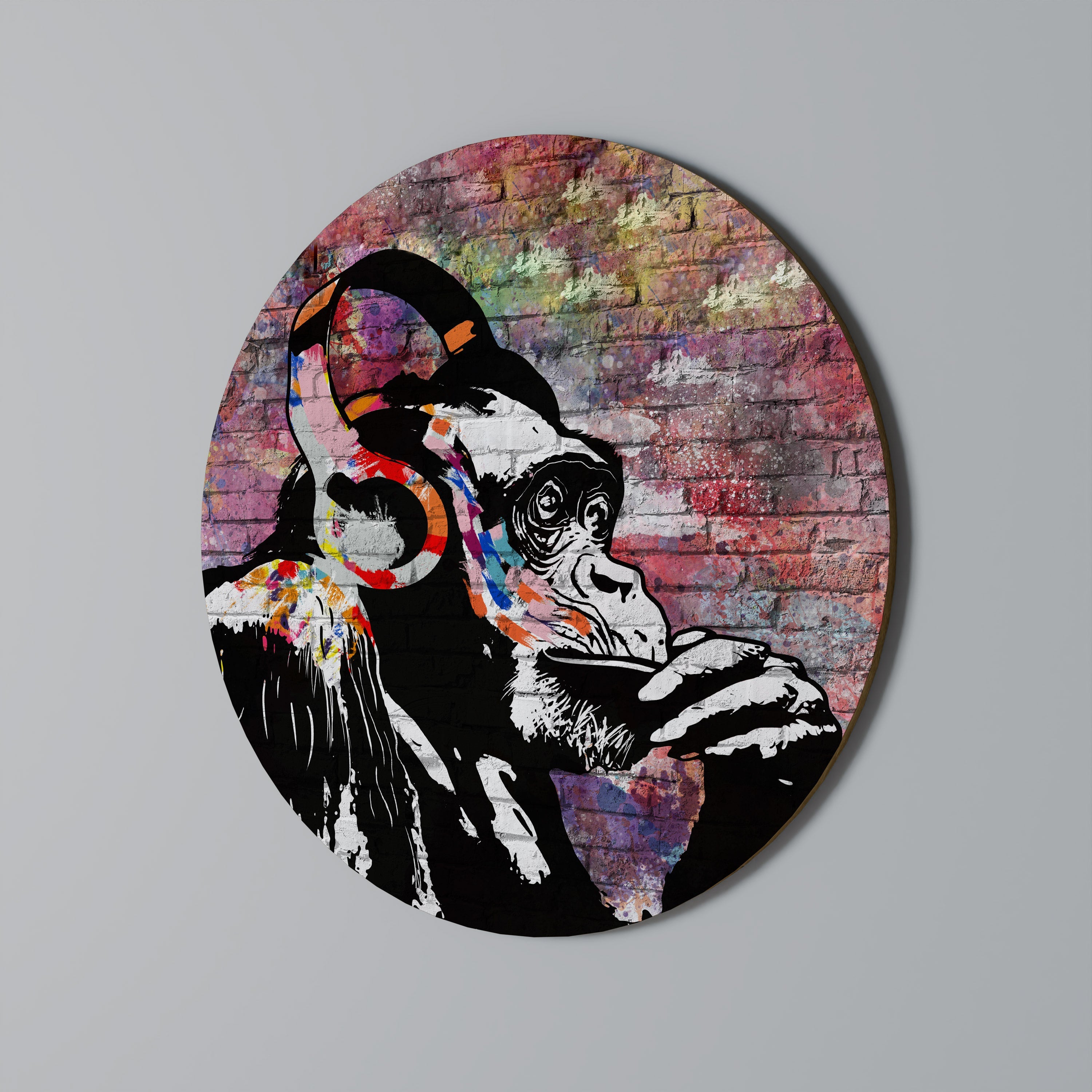 APISH LISTENER Round Wall Art