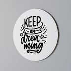 KEEP ON DREAMING Runde Wanddekoration Ø 69 cm