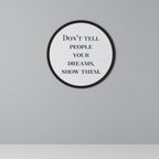 DREAMS IN ACTION Runde Wanddekoration Ø 69 cm