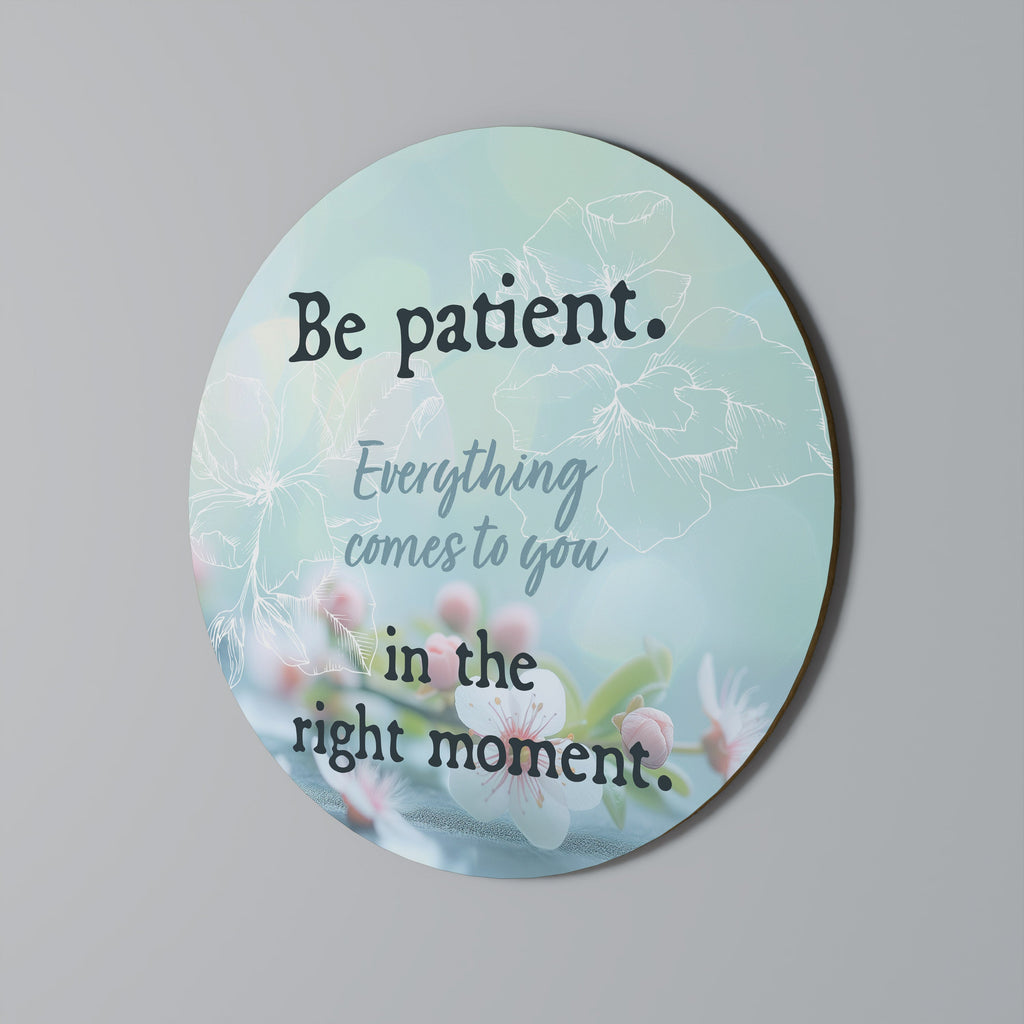 Runde Wandkunst „PATIENCE IN BLOOM“