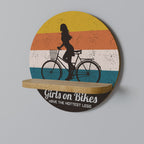 THE HOTTEST LEGS Rundes Kunstregal in Eiche-Optik