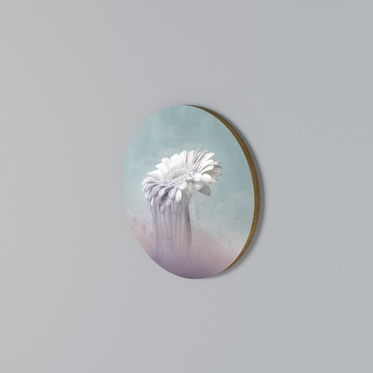 MELTING GERBERA Round Wall Art