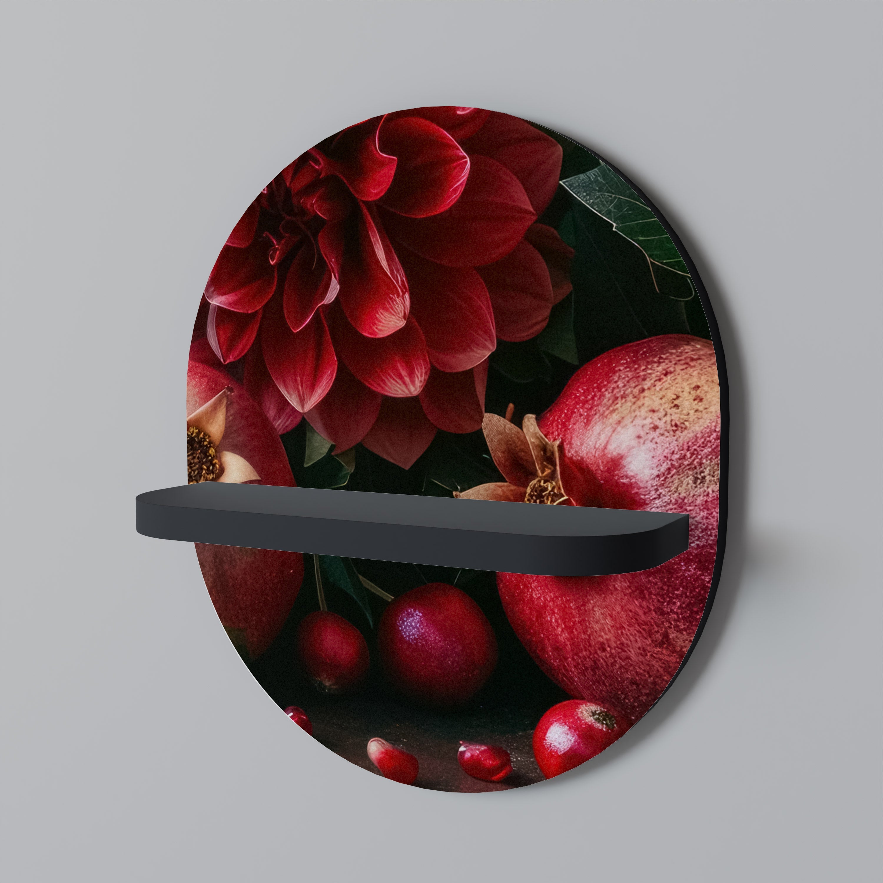 DAHLIAS AND POMEGRANATES Ovales Kunstregal in schwarzem Finish