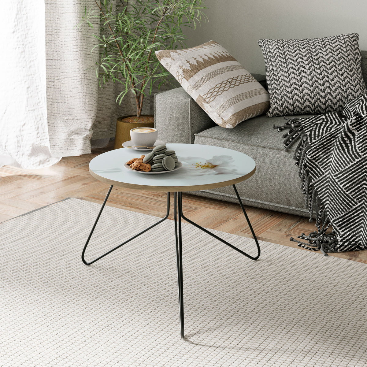 FLEETING WHITE PETALS Couchtisch