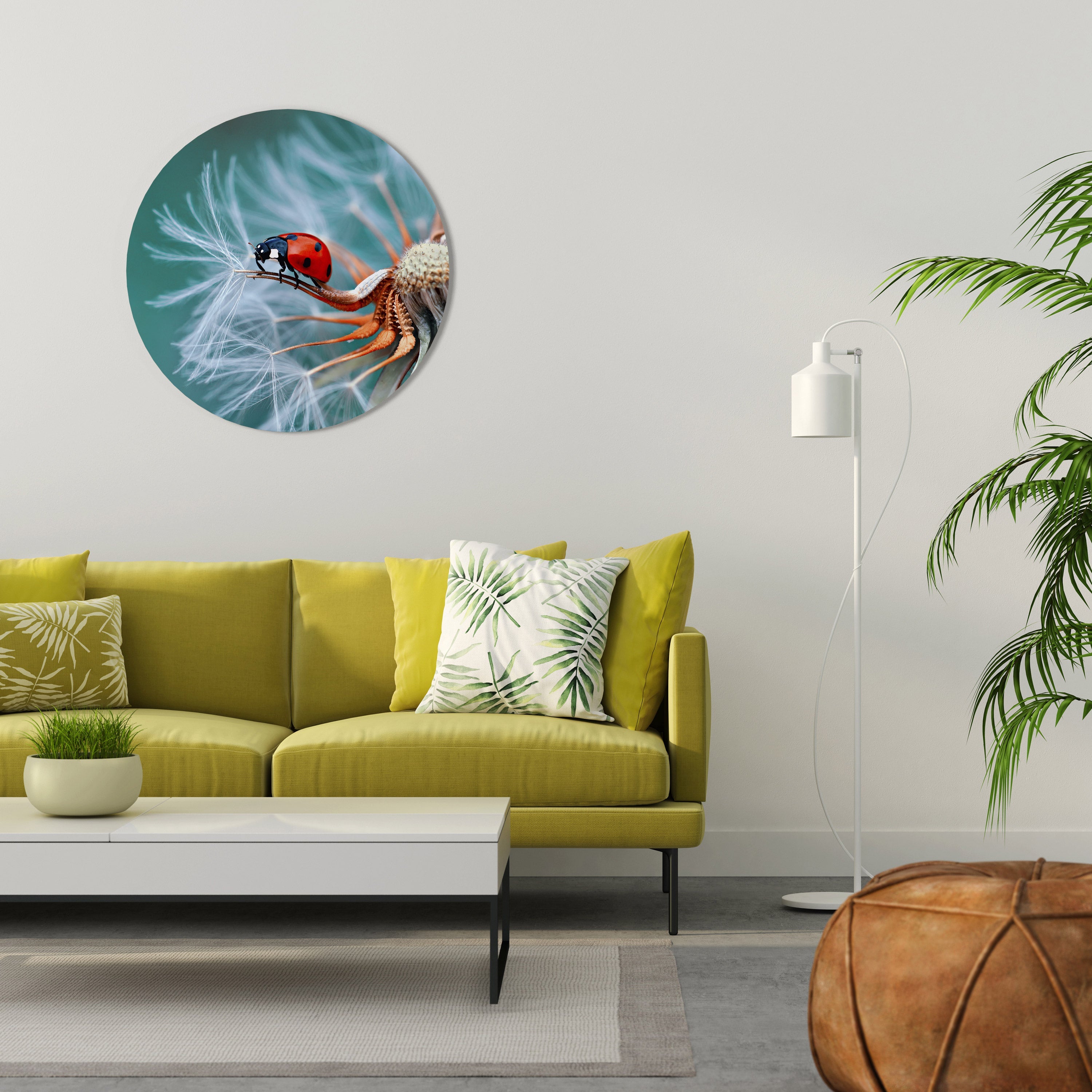 LADYBUG BALANCE Runde Wandkunst