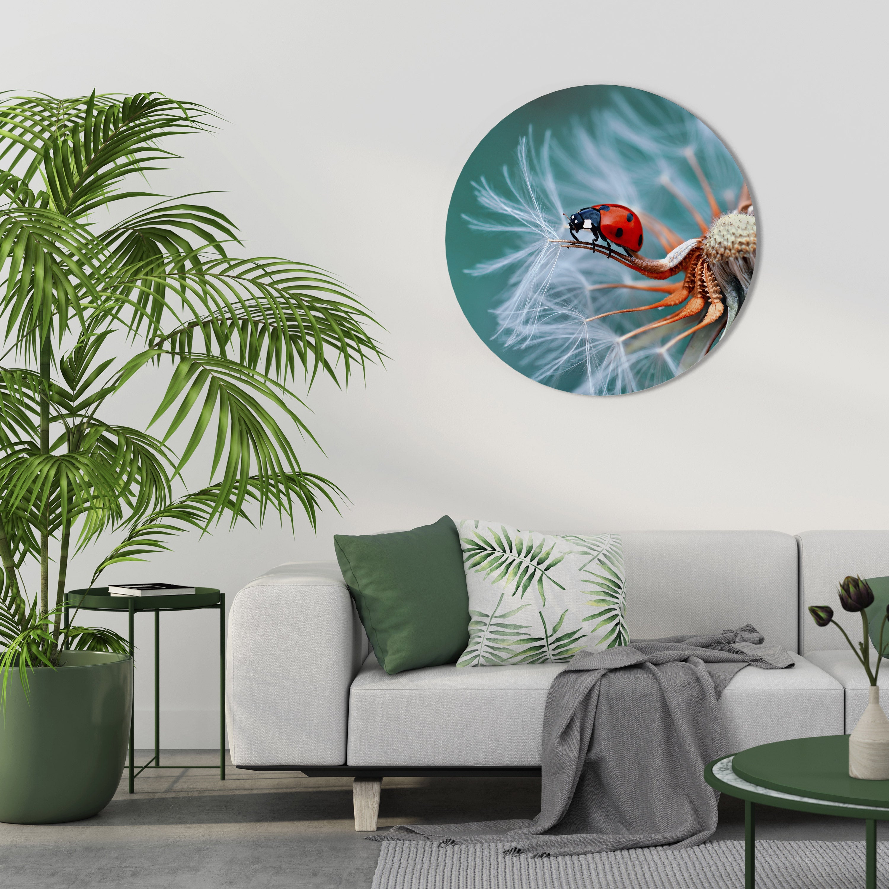 LADYBUG BALANCE Runde Wandkunst