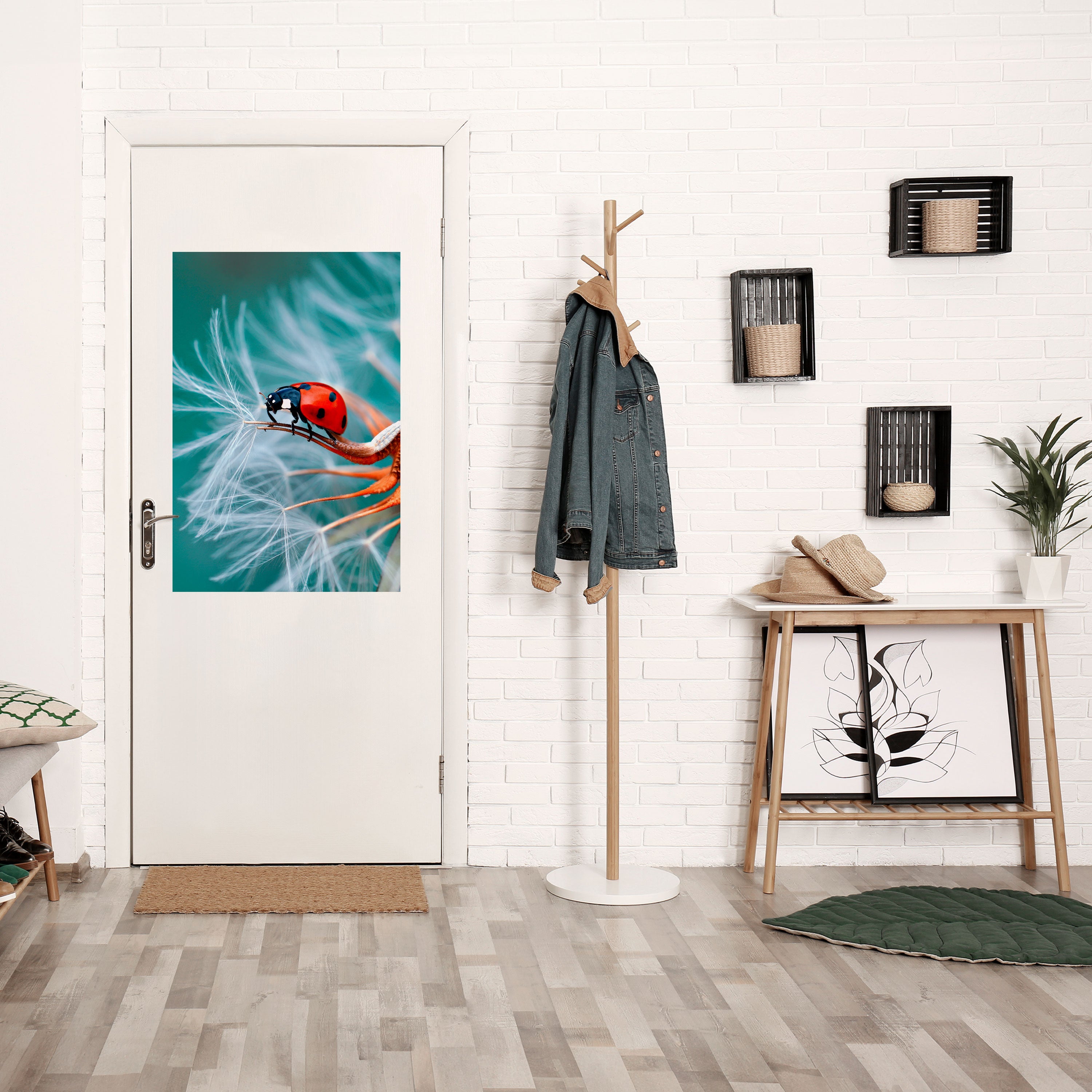 LADYBUG BALANCE Vertikales Poster zum Abziehen und Aufkleben