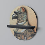 FEATHERED FASHIONISTA Ovales Kunstregal in Schwarz